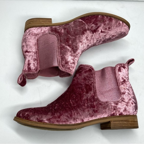 Toms Shoes - Toms Ella Chelsea Velvet Pink Booties Size 6 W Pink Boots Feminine